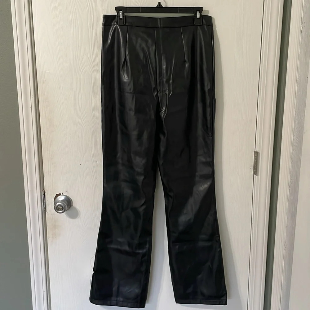 ASOS Design NWT Pleather Black High Rise Flare Pants Size 8 - Picture 8 of 10